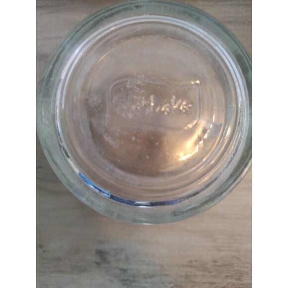 Glasbake (Vintage, D Handle) And Anchor Hocking (Modern) 2 Cup Measuring Cups - Picture 6 of 7